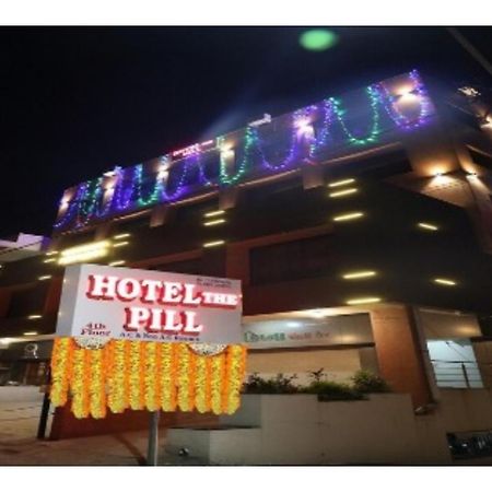 Hotel The Pill, Бхавнагар Екстер'єр фото